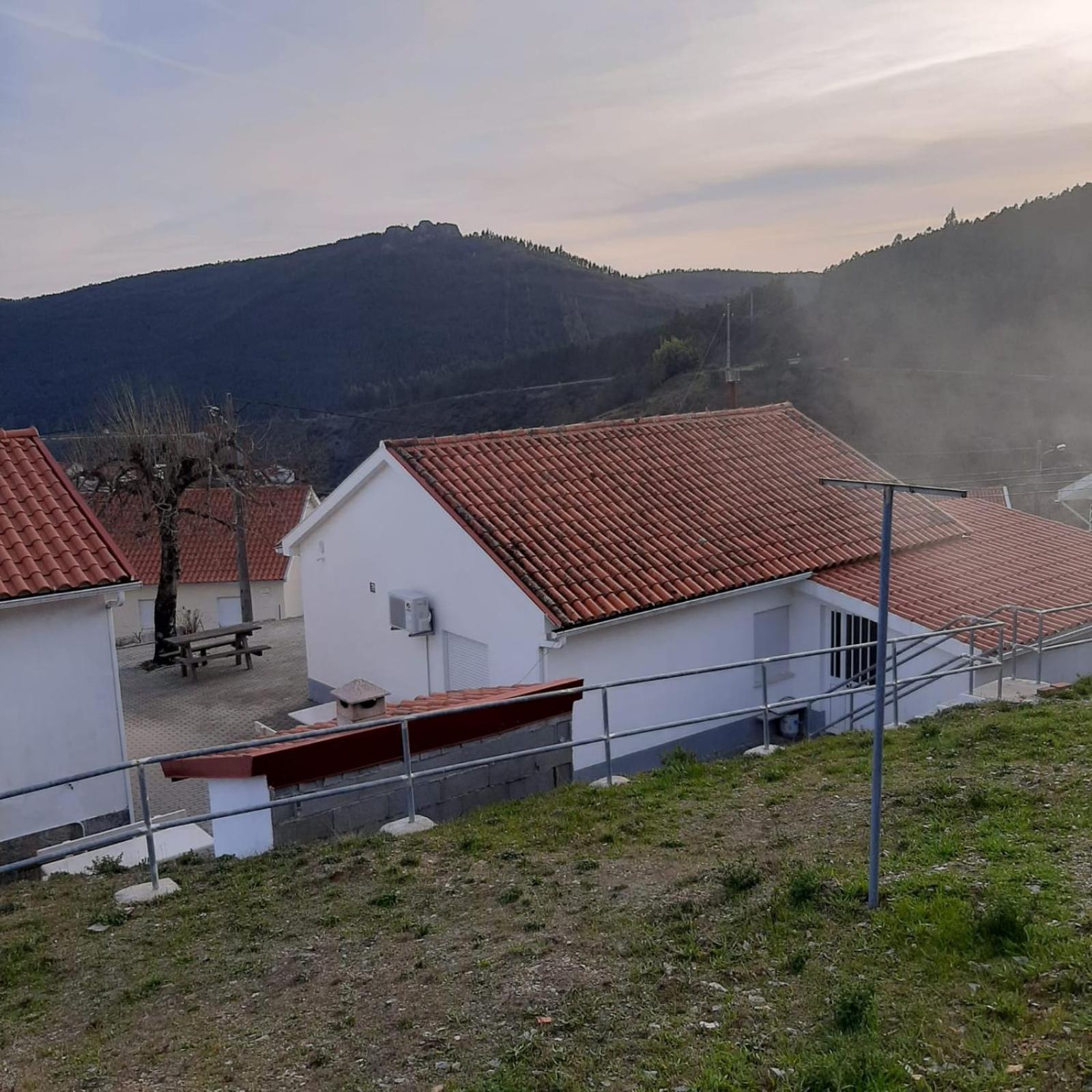 Casas Da Escola - "A Escola" - Meas Villa Pampilhosa da Serra Kültér fotó